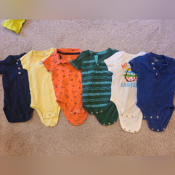 Onesie Lot of 6 - Picture 1 of 1